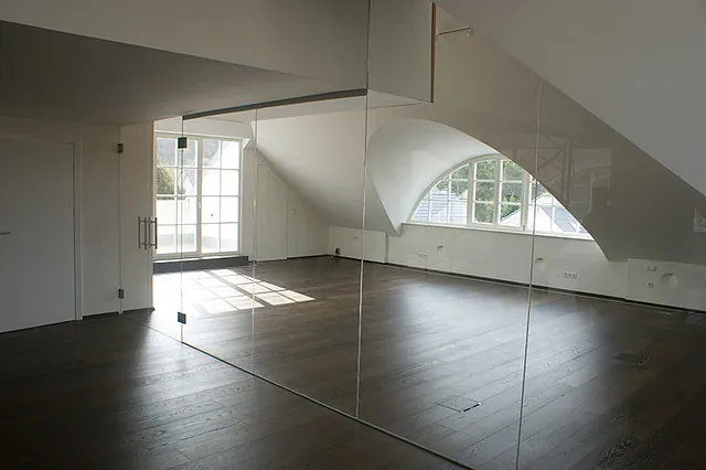 Glastrennwand