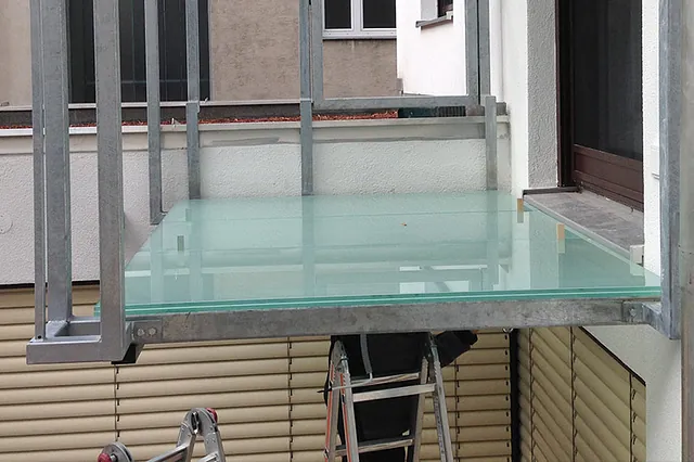 begehbares Glas